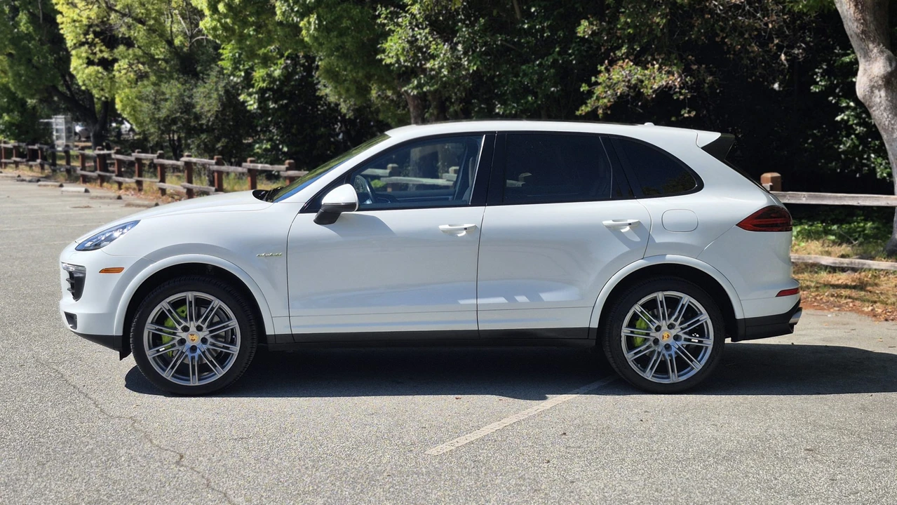 2017 Porsche 958 Cayenne - Image 11 of 31
