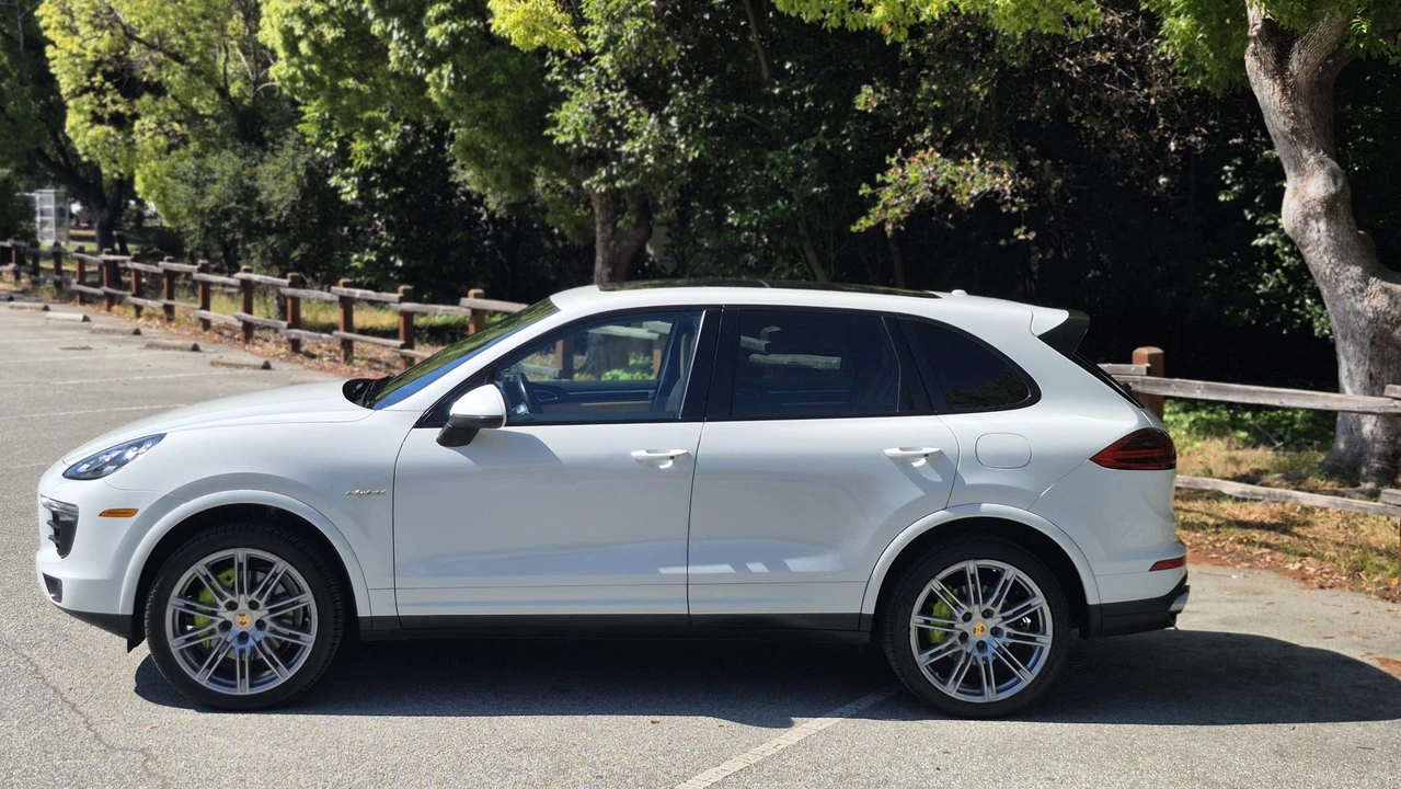 2017 Porsche 958 Cayenne - Image 13 of 31