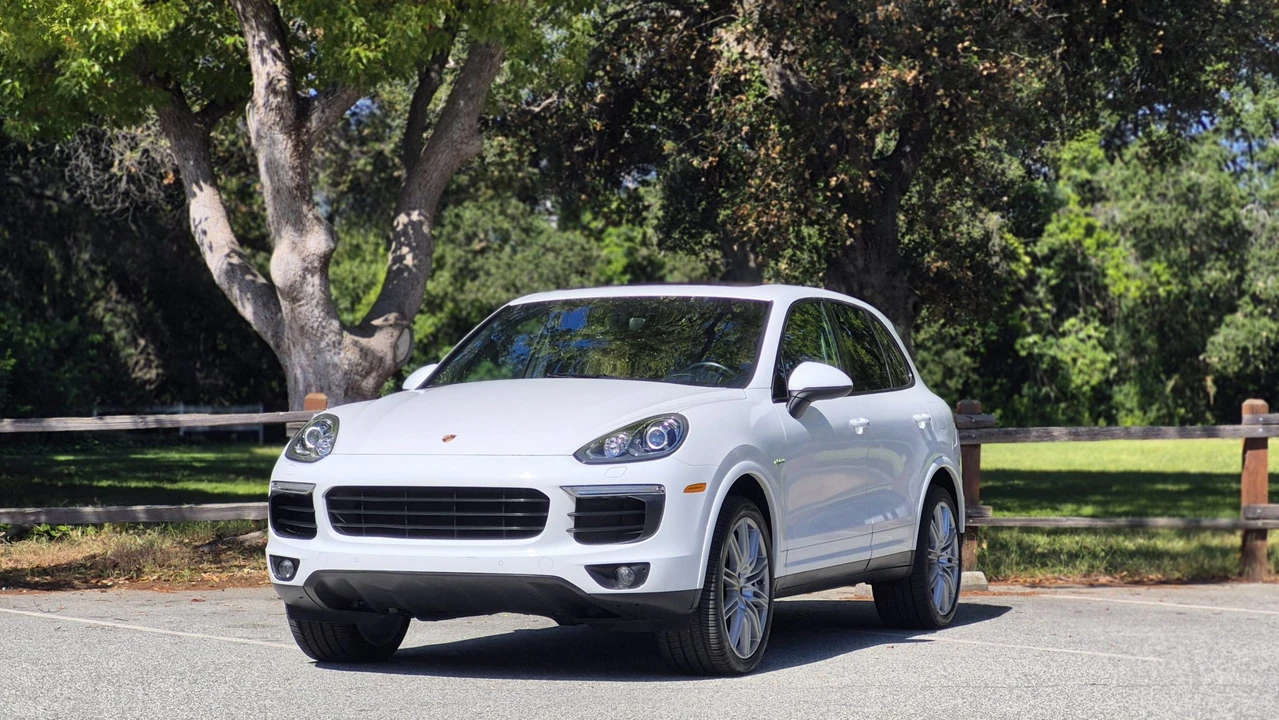 2017 Porsche 958 Cayenne - Image 3 of 31