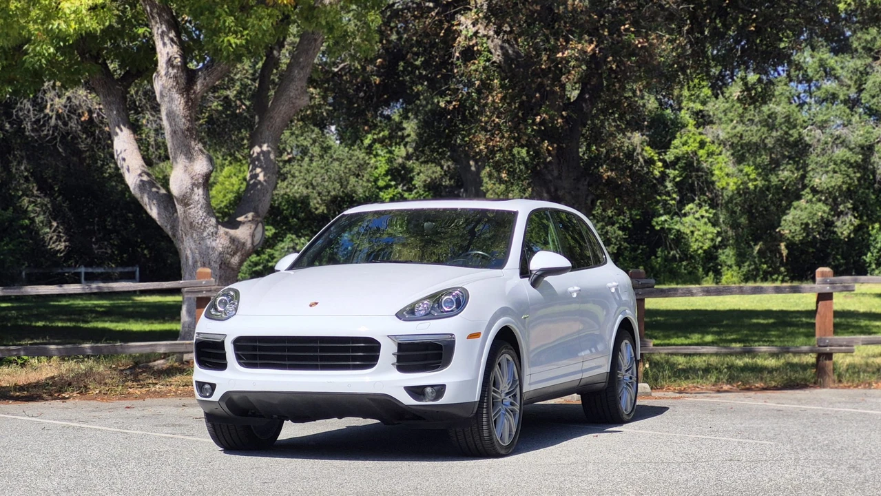 2017 Porsche 958 Cayenne - Image 4 of 31