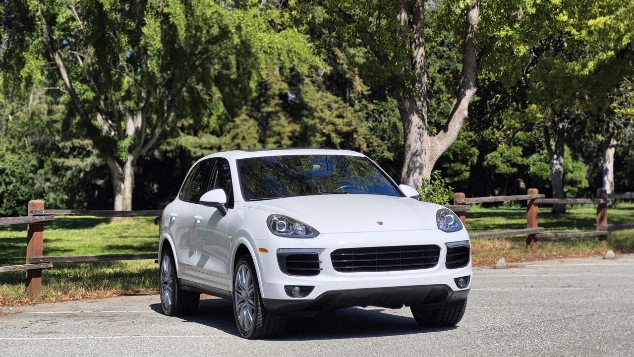 2017 Porsche 958 Cayenne - Image 29 of 31