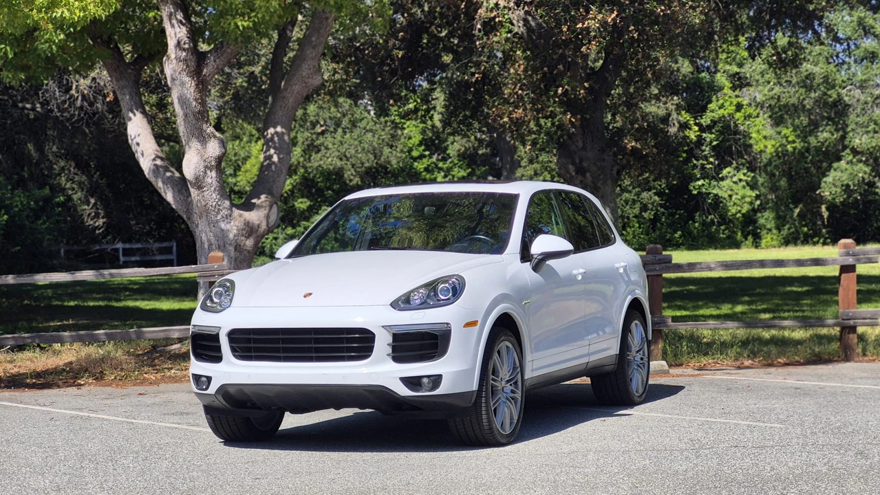 2017 Porsche 958 Cayenne - Image 9 of 31