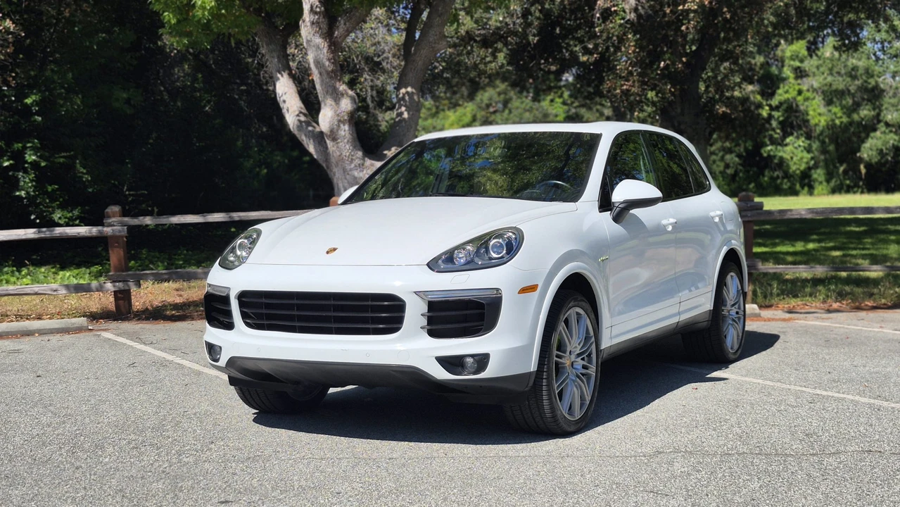 2017 Porsche 958 Cayenne - Image 10 of 31