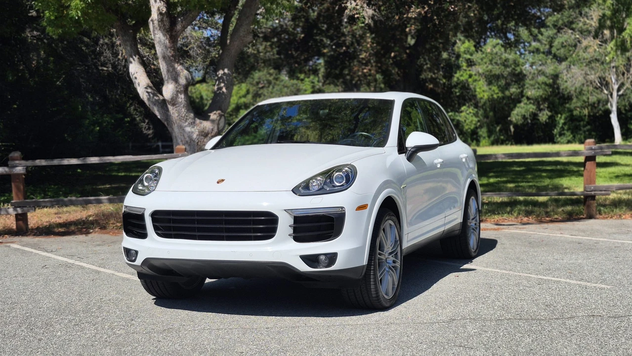 2017 Porsche 958 Cayenne - Image 8 of 31