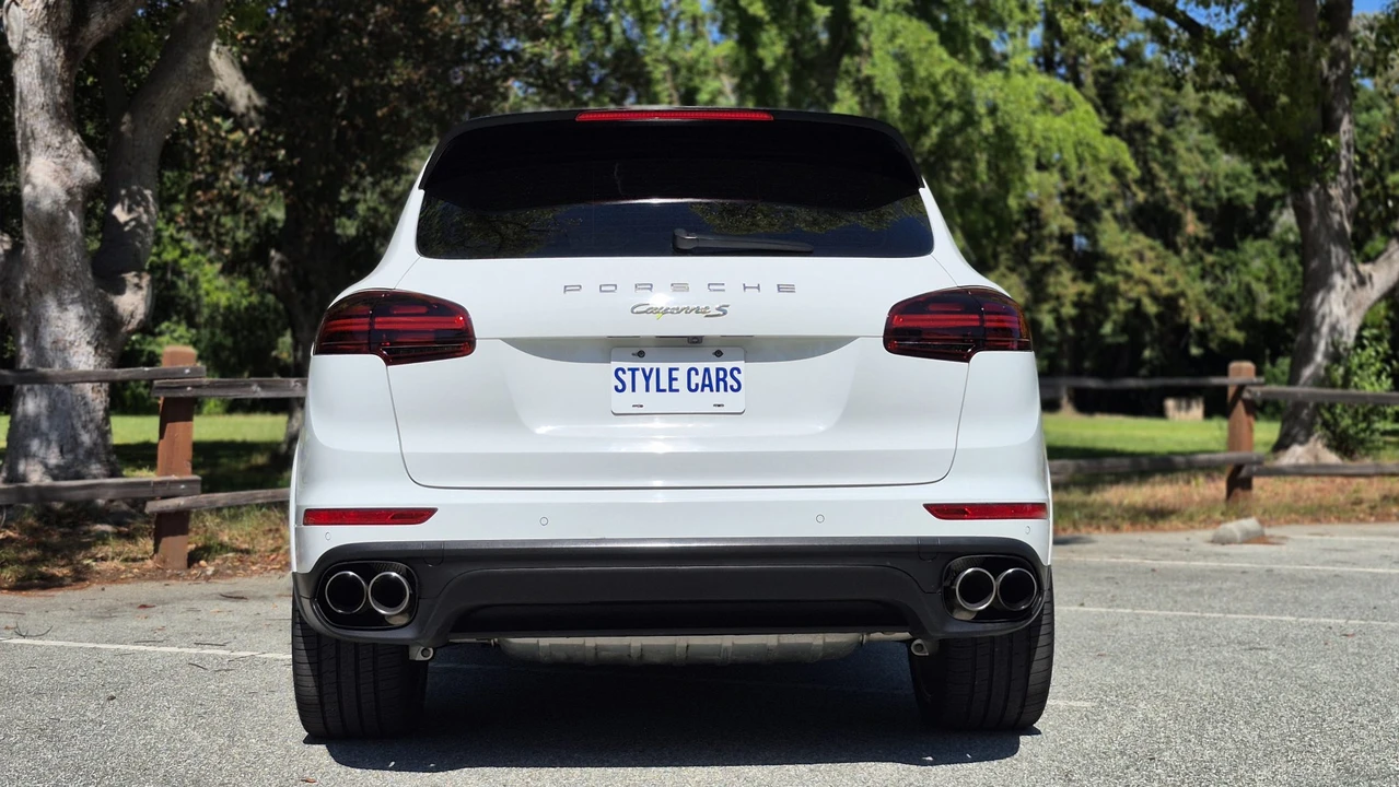 2017 Porsche 958 Cayenne - Image 18 of 31