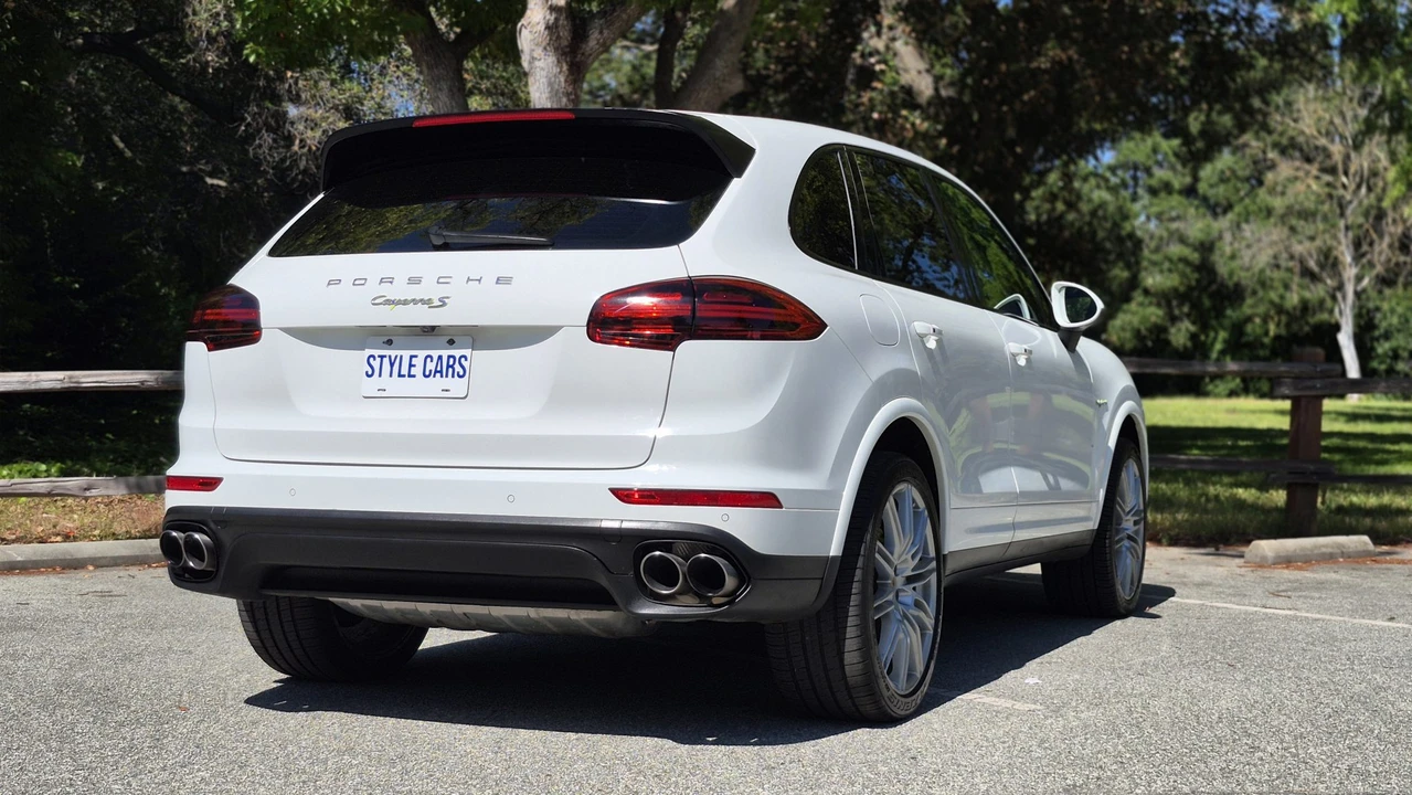 2017 Porsche 958 Cayenne - Image 21 of 31