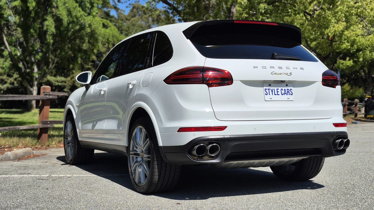 2017 Porsche 958 Cayenne - Image 15 of 31
