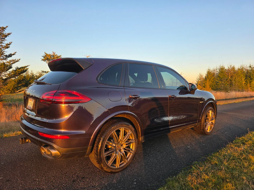2017 Porsche 958 Cayenne S - Image 10 of 31