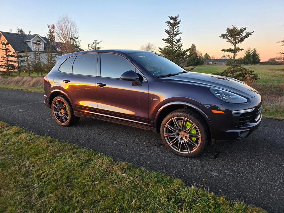 2017 Porsche 958 Cayenne S - Image 12 of 31