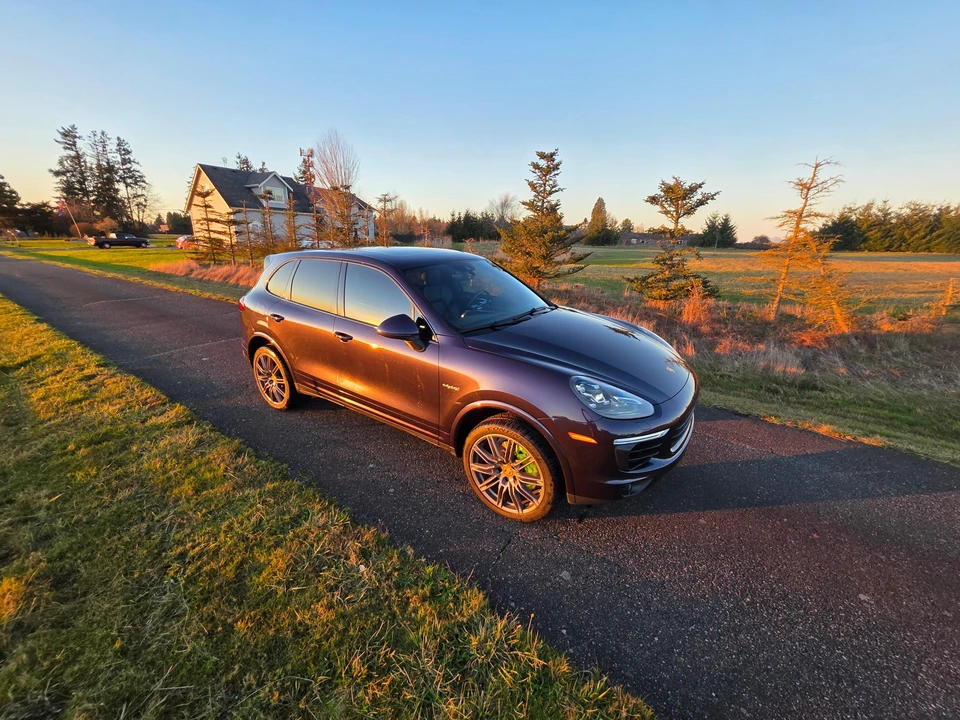 2017 Porsche 958 Cayenne S - Image 13 of 31