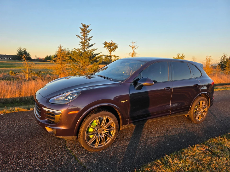 2017 Porsche 958 Cayenne S - Image 7 of 31