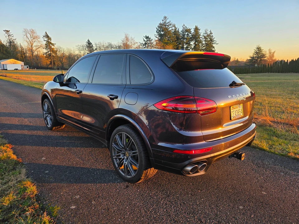 2017 Porsche 958 Cayenne S - Image 8 of 31