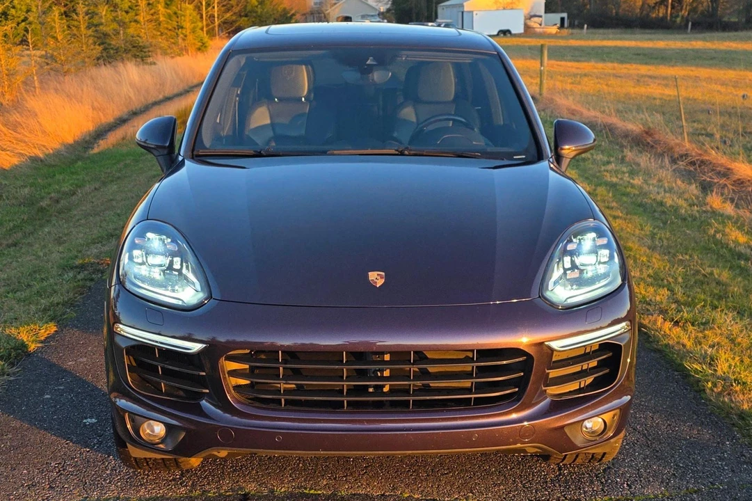 2017 Porsche 958 Cayenne S - Image 2 of 31