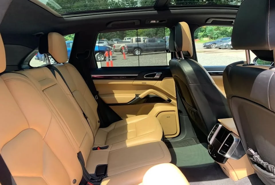 2017 Porsche Cayenne - Image 6 of 6
