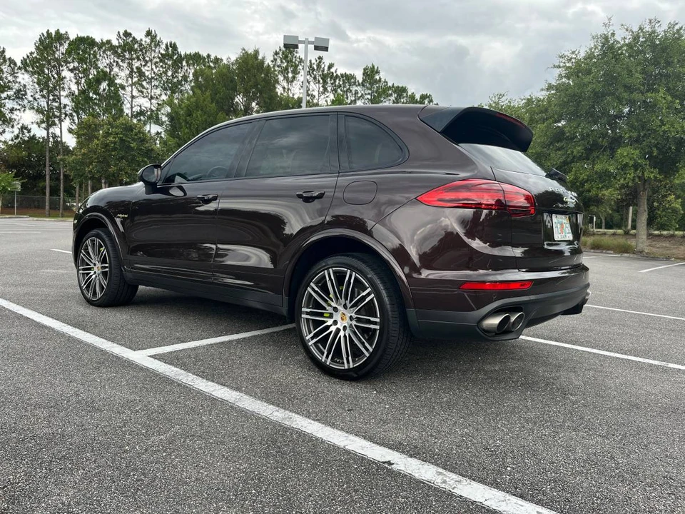 2017 Porsche Cayenne - Image 2 of 19