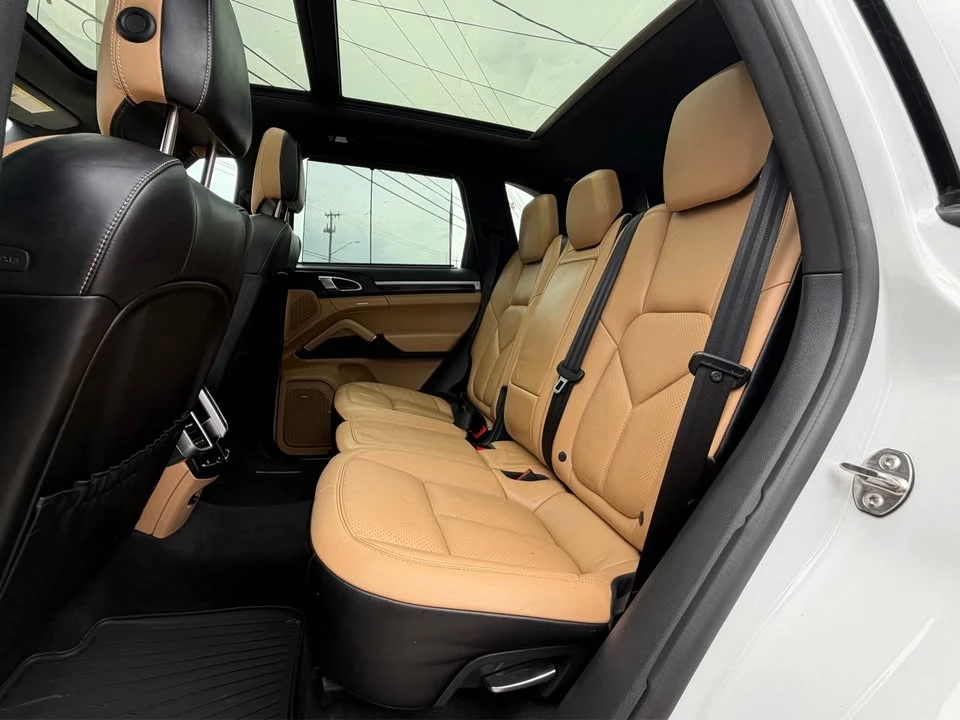 2017 Porsche 958 Cayenne - Image 14 of 15