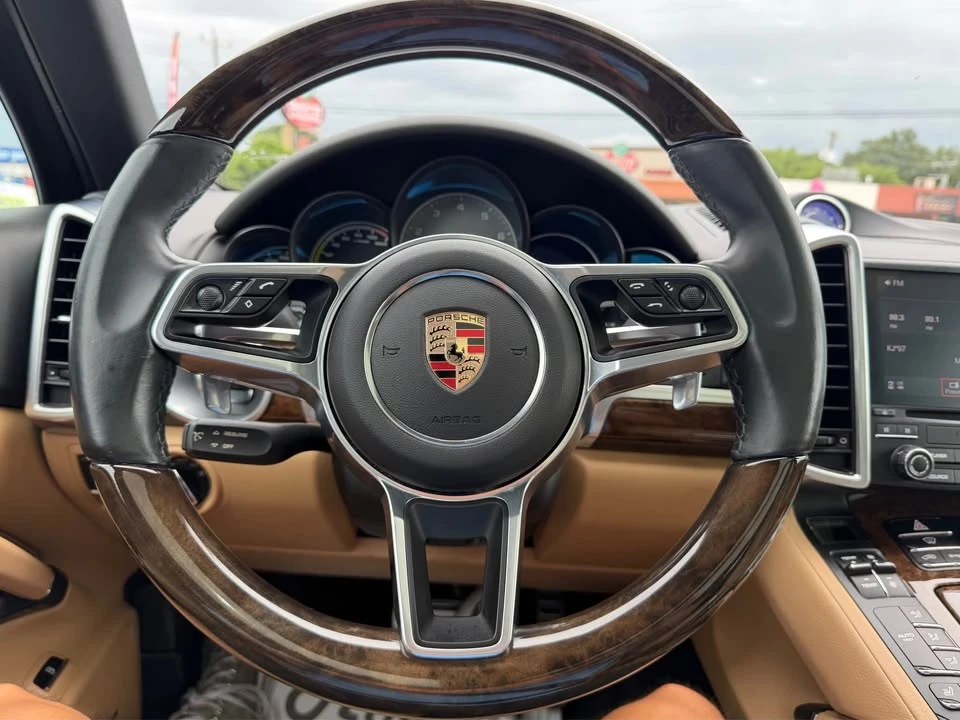 2017 Porsche 958 Cayenne - Image 9 of 15