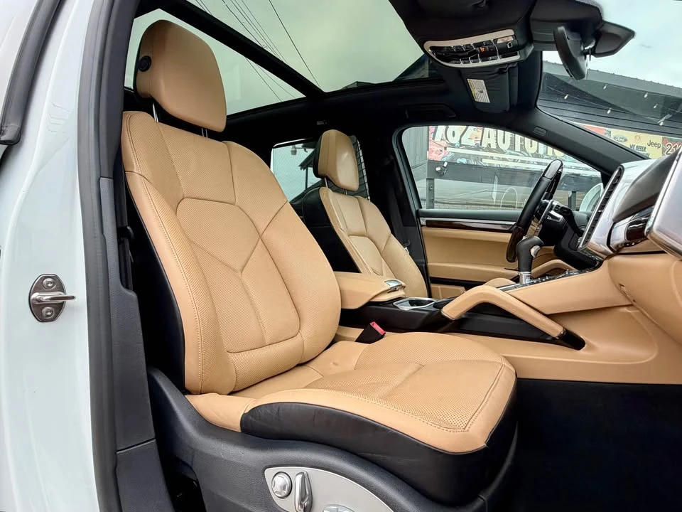 2017 Porsche 958 Cayenne - Image 6 of 15