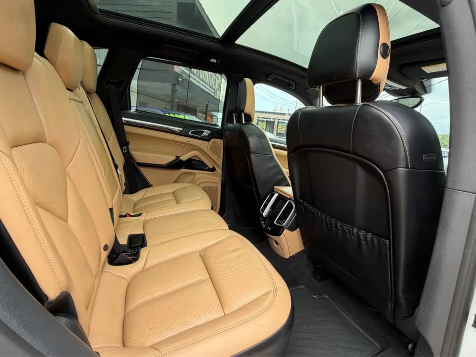 2017 Porsche 958 Cayenne - Image 16 of 16