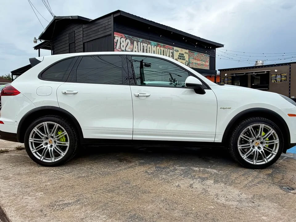 2017 Porsche 958 Cayenne - Image 3 of 16