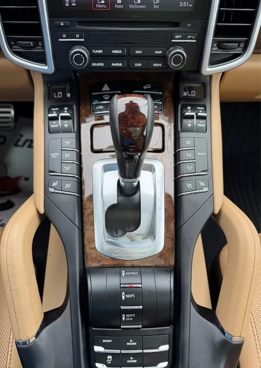 2017 Porsche 958 Cayenne - Image 14 of 16