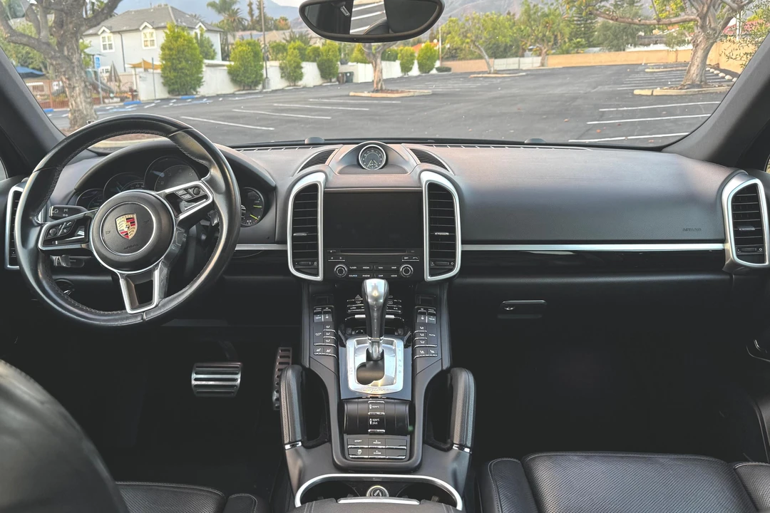 2017 Porsche 958 Cayenne S - Image 23 of 31