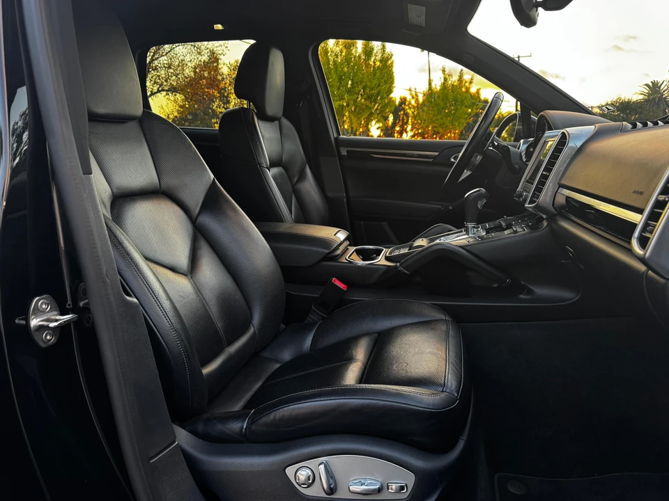 2017 Porsche 958 Cayenne S - Image 27 of 31