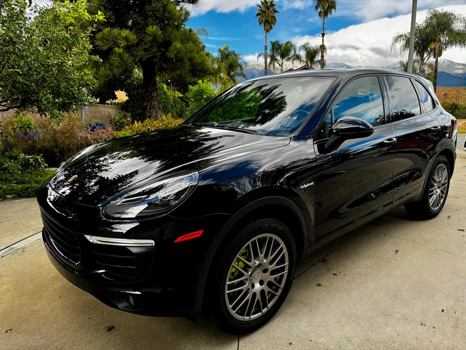 2017 Porsche 958 Cayenne S - Image 6 of 31