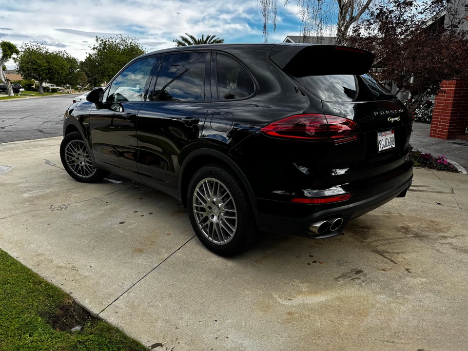 2017 Porsche 958 Cayenne S - Image 7 of 31