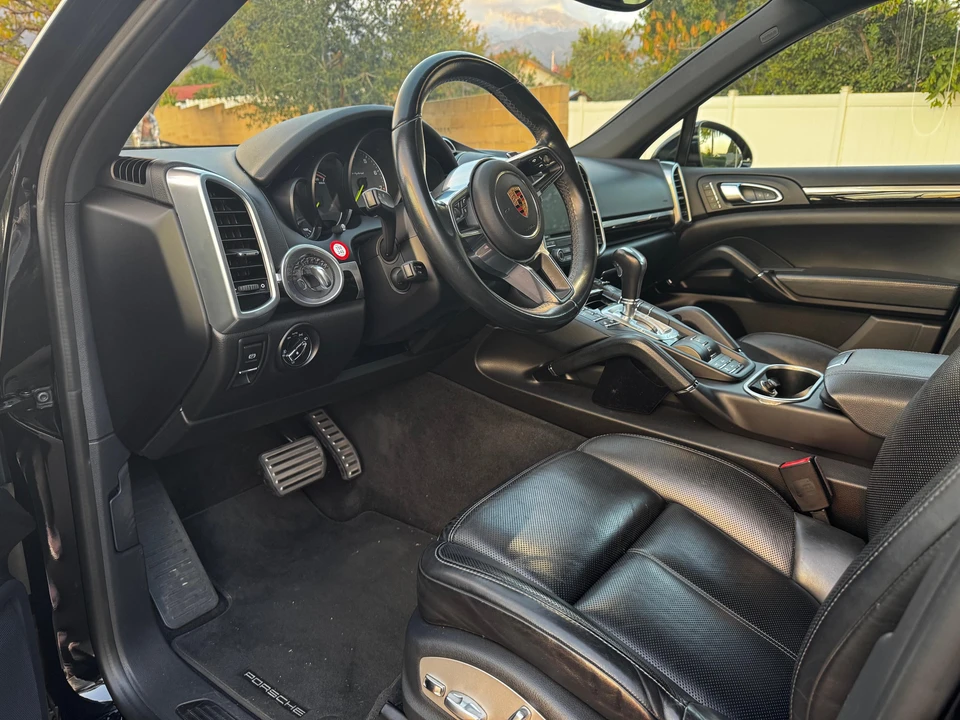 2017 Porsche 958 Cayenne S - Image 29 of 31