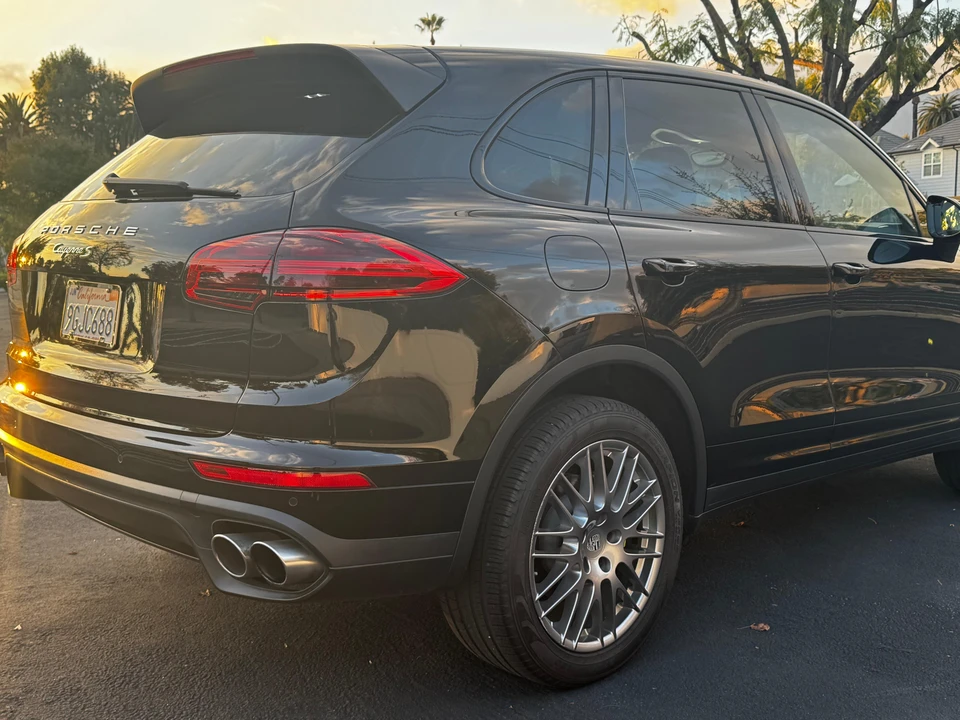 2017 Porsche 958 Cayenne S - Image 17 of 31