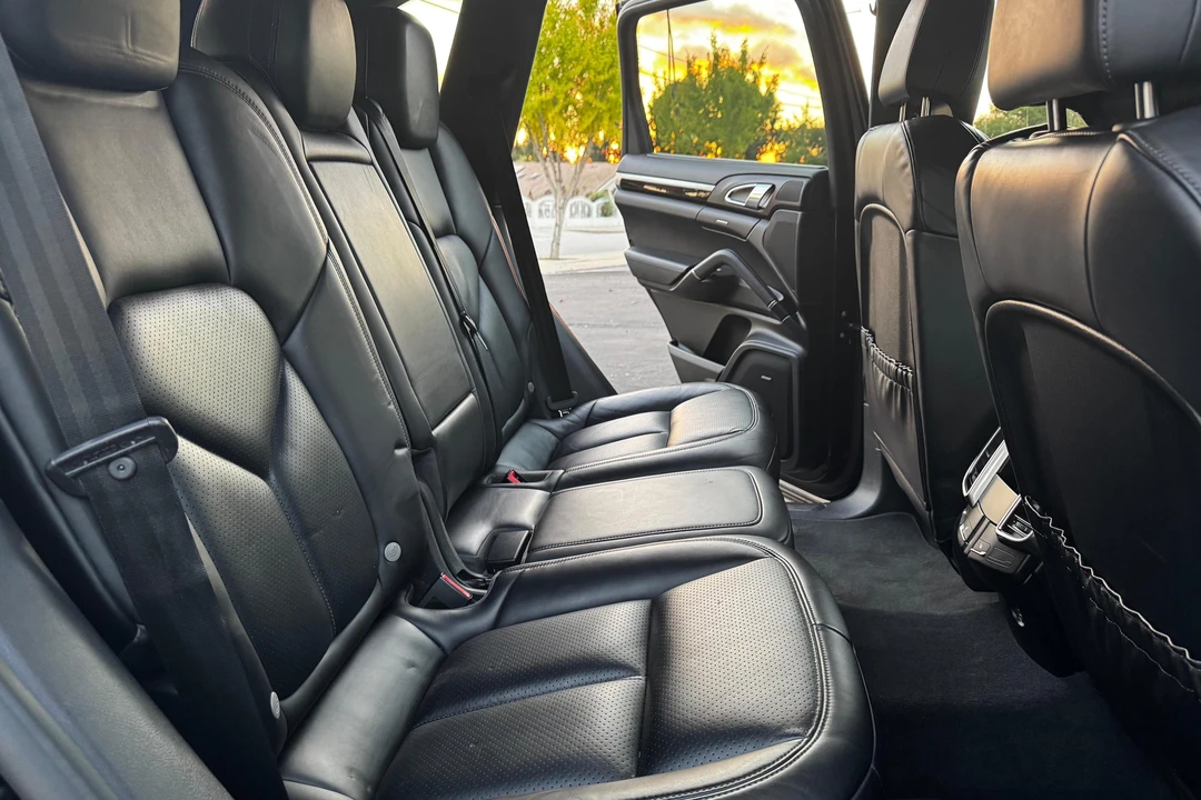 2017 Porsche 958 Cayenne S - Image 25 of 31
