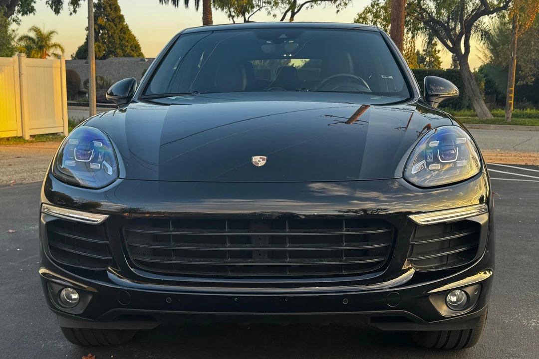 2017 Porsche 958 Cayenne S - Image 2 of 31
