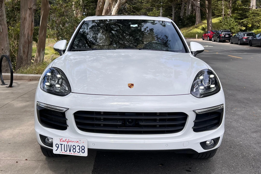 2017 Porsche 958 Cayenne - Image 2 of 31