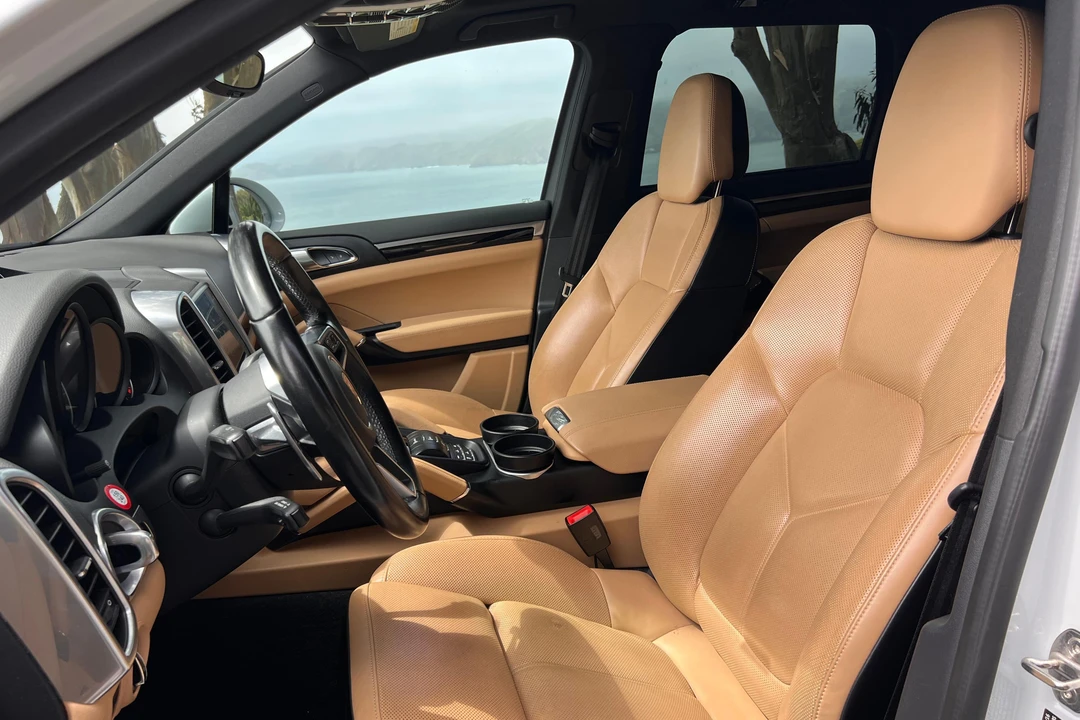 2017 Porsche 958 Cayenne - Image 16 of 31
