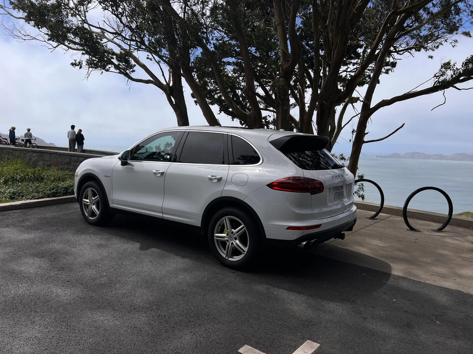 2017 Porsche 958 Cayenne - Image 7 of 31