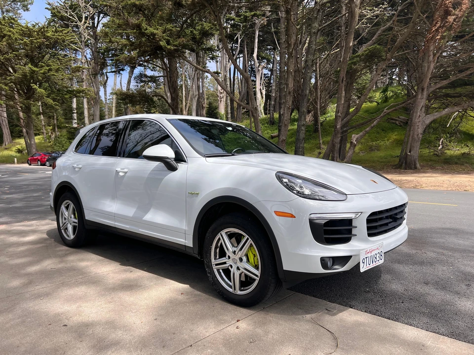 2017 Porsche 958 Cayenne - Image 10 of 31