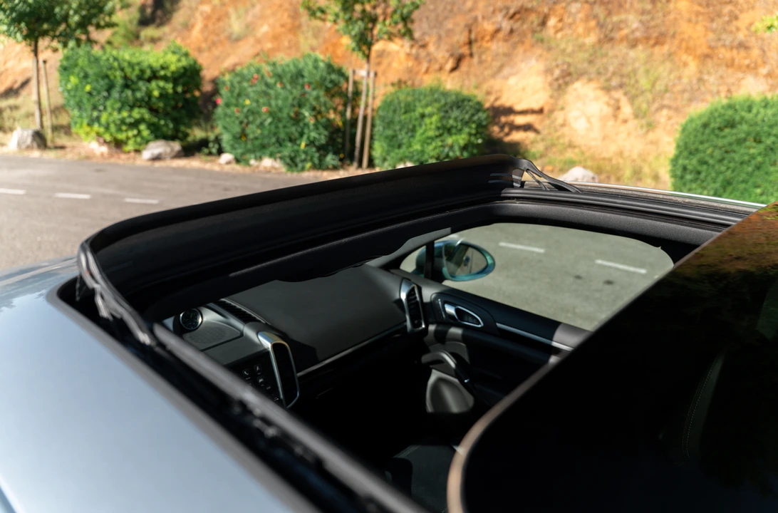 2017 Porsche 958 Cayenne - Image 18 of 31