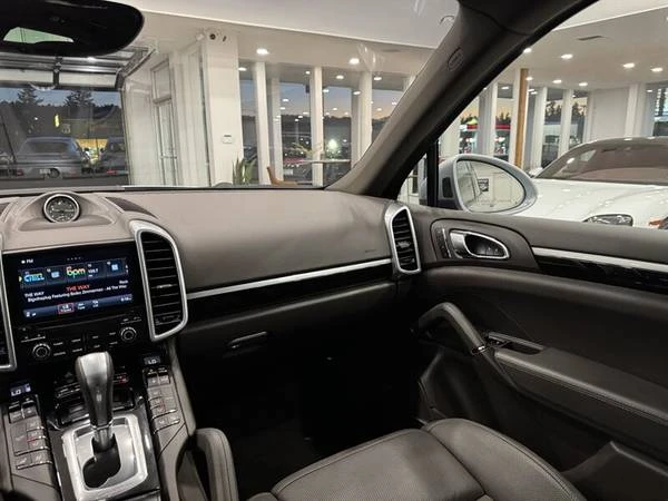 2017 Porsche 958 Cayenne S - Image 12 of 20