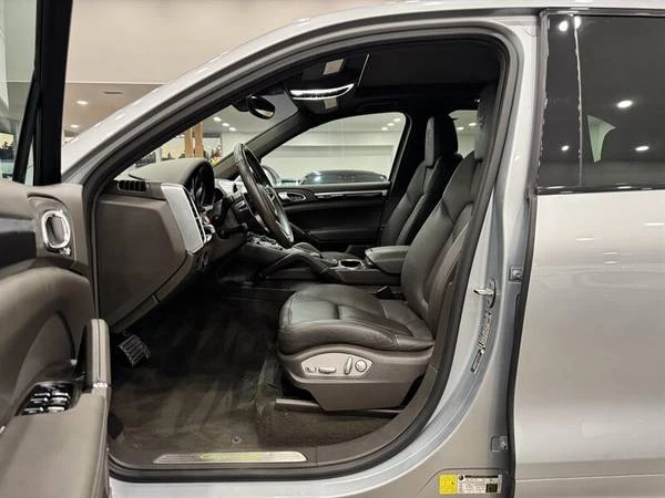 2017 Porsche 958 Cayenne S - Image 7 of 20