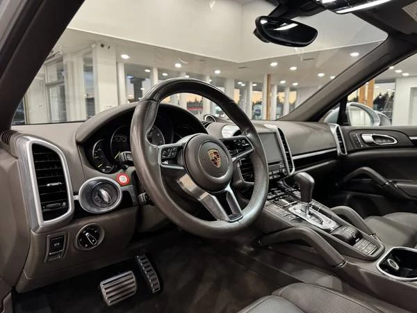 2017 Porsche 958 Cayenne S - Image 11 of 20