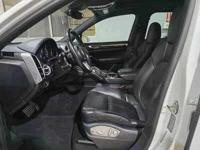 2017 Porsche 958 Cayenne S - Image 18 of 20