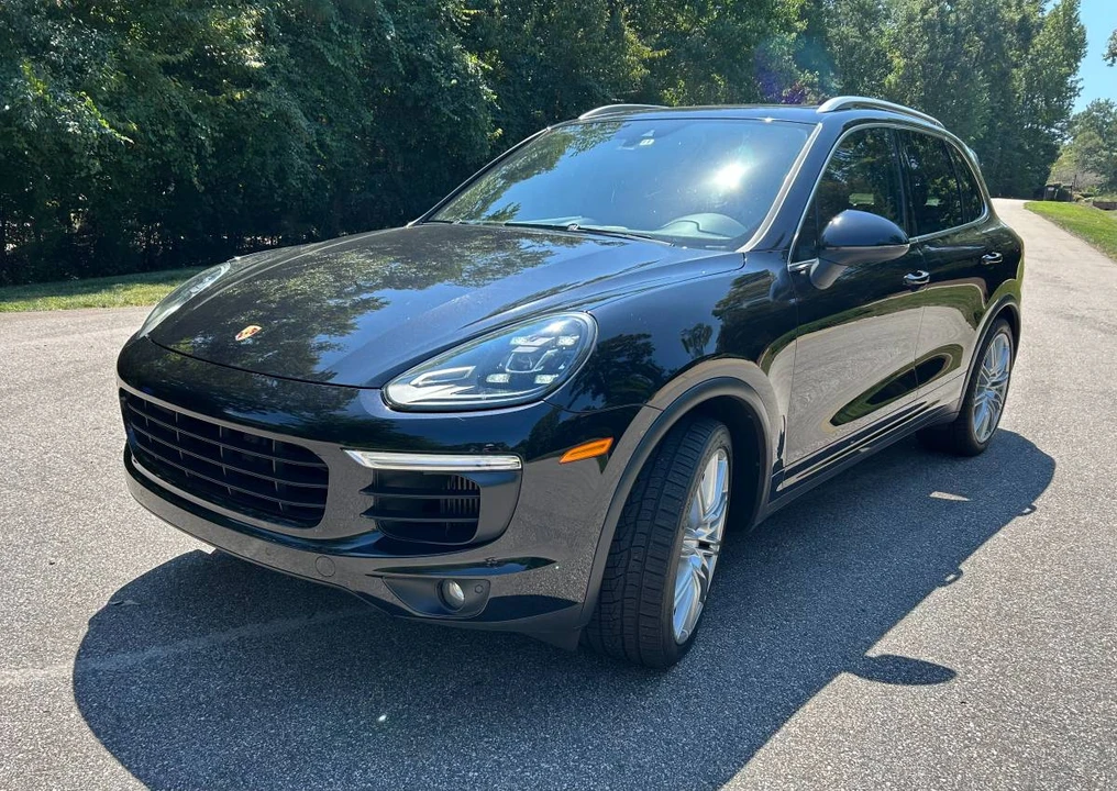 2017 Porsche 958 Cayenne S - Image 9 of 17