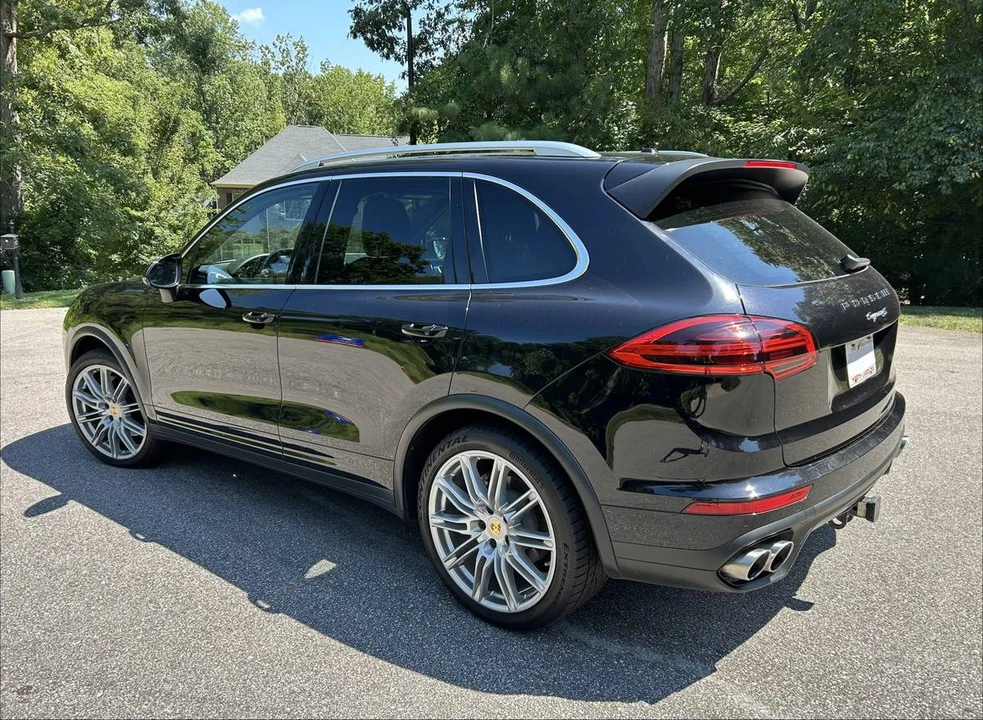 2017 Porsche 958 Cayenne S - Image 12 of 17