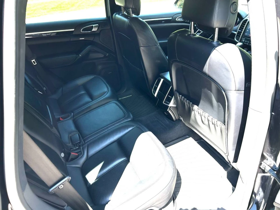 2017 Porsche 958 Cayenne S - Image 16 of 17