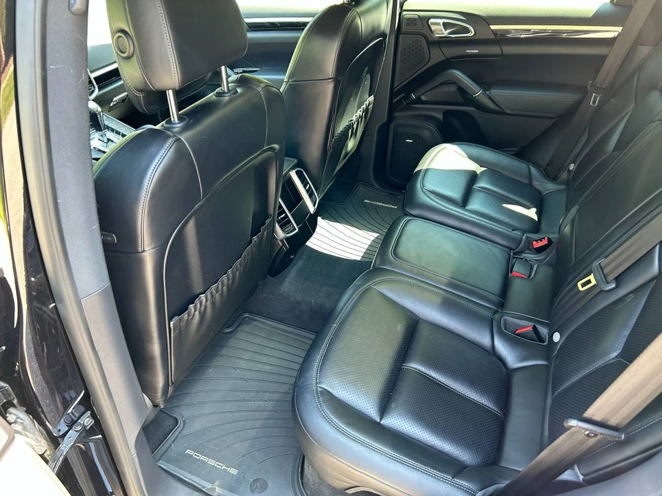 2017 Porsche 958 Cayenne S - Image 15 of 17