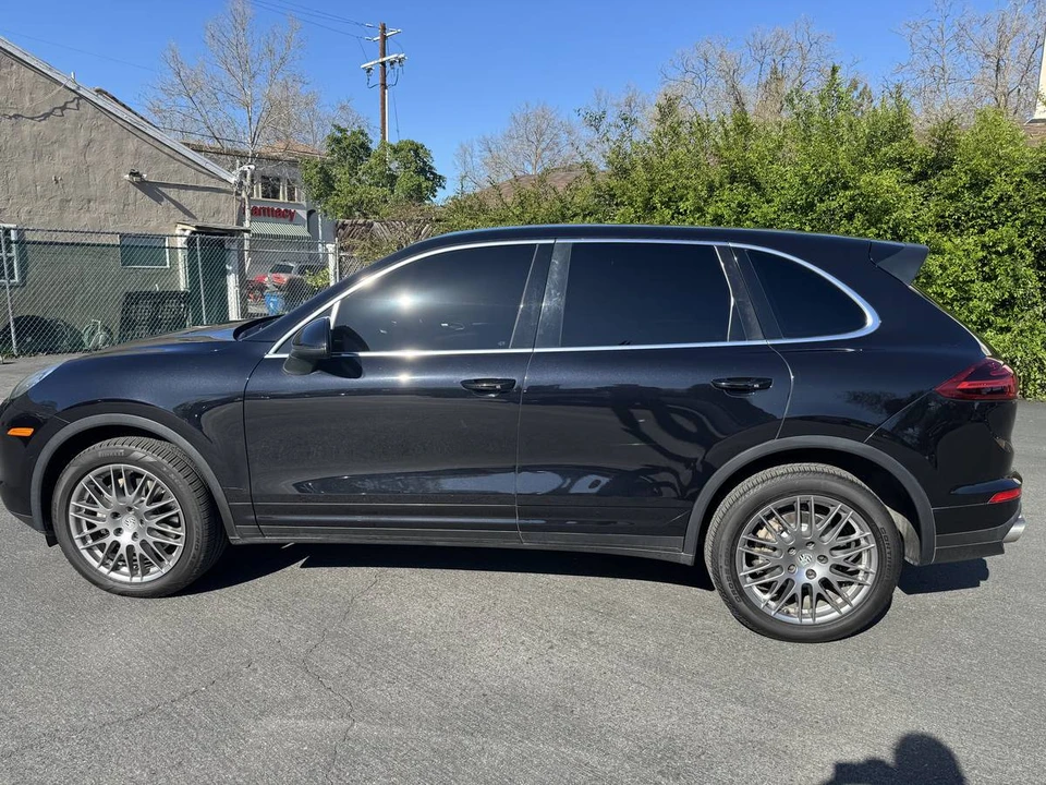 2017 Porsche 958 Cayenne S - Image 4 of 15
