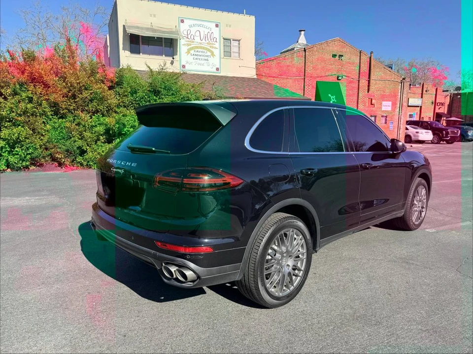 2017 Porsche 958 Cayenne S - Image 9 of 15