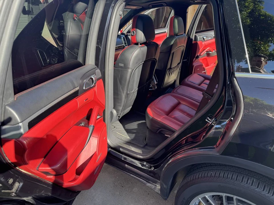 2017 Porsche 958 Cayenne S - Image 12 of 15