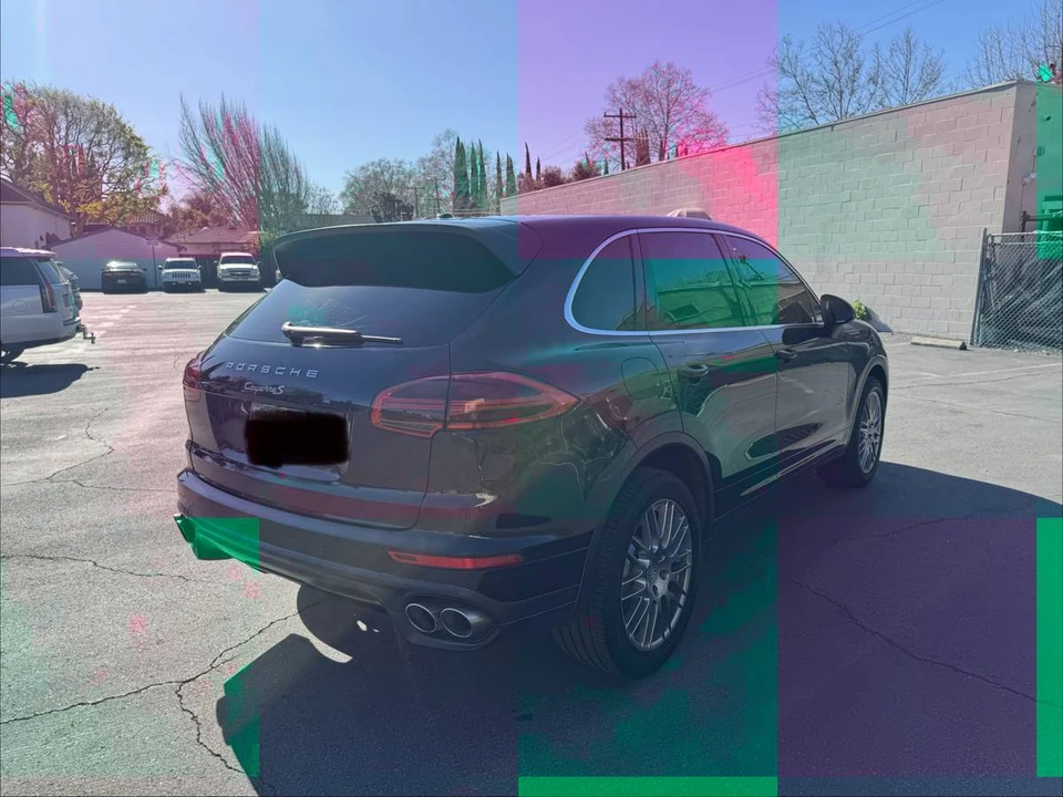 2017 Porsche 958 Cayenne S - Image 6 of 15